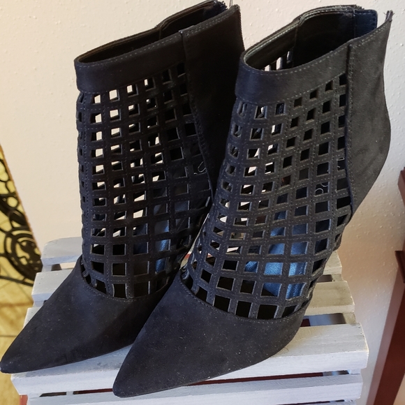 Aldo - Picture 2 of 3